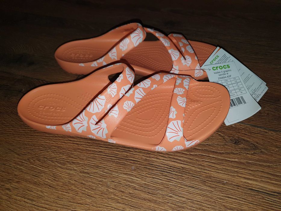 Papuci crocs marimea 39,  noi cu eticheta. Talpa confortabila.