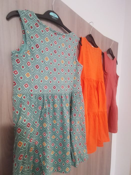 Lot rochițe  H&M, pentru fetite 4-5 ani