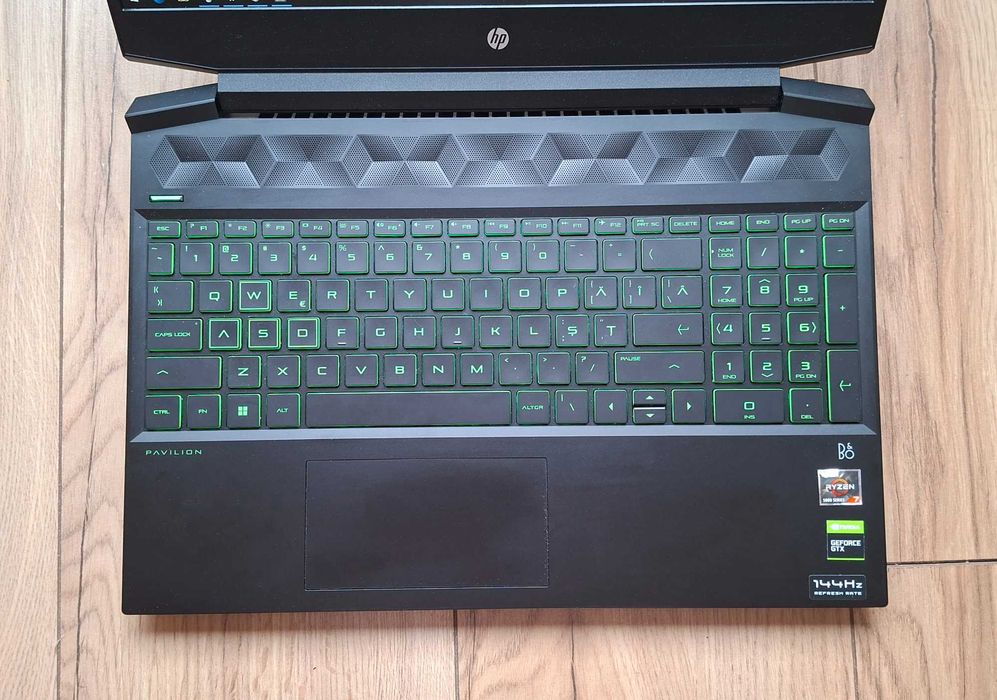 15.6' 144Hz HP Ryzen 7 5800H/NVIDIA 1650 4GB GDDR6/12GB/256GB SSD+1TB