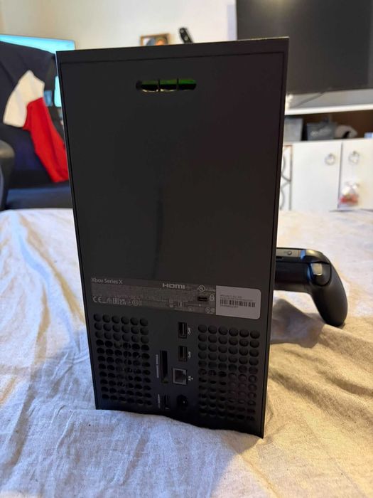 Vând Xbox Series X 1TB, în stare foarte bună de funcționare.