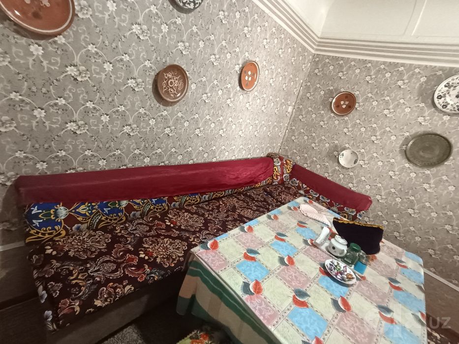 Продаётся диван с креслом и уголок в очень хорошем состоянии