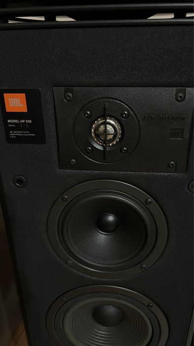 Vand o pereche boxe JBL HP 530  IMPECABILE