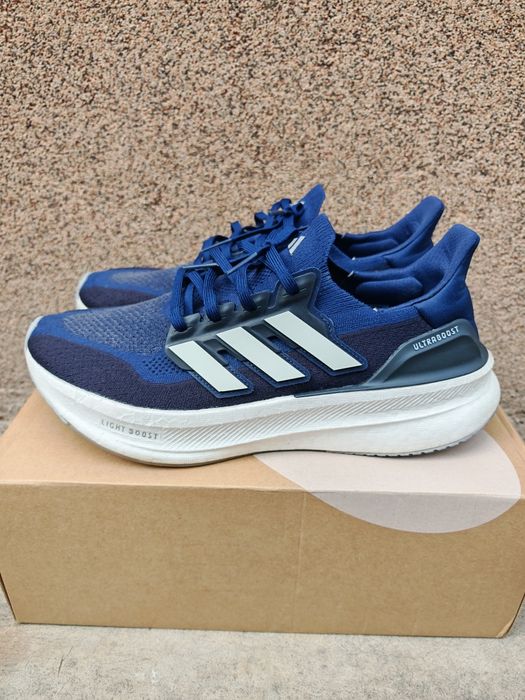 Adidas ultraboost light mărimea 45 (1:3)