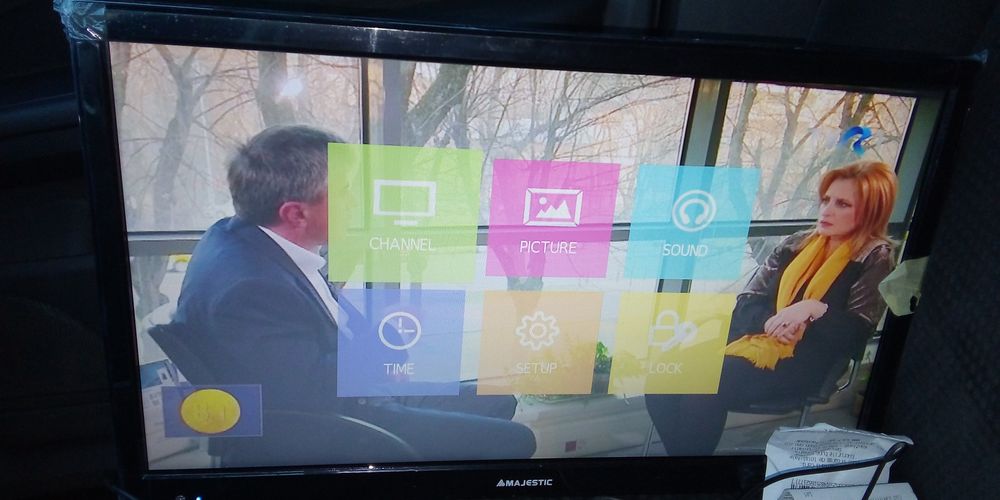 Tv led auto 20inci/50cm,alimentare12v,hdmi,usb,dvd incorporat,DVB-T2C