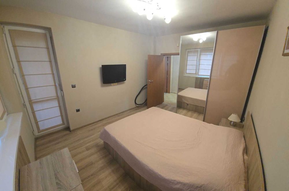 Център двустаен апартамент обзаведен