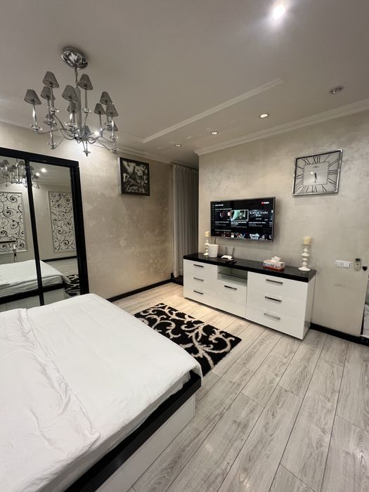 Метро айбек. Люкс квартира посуточно в центре. Только гостьям столицы.