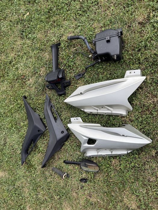 Yamaha YZF 125 carene piese gen 1