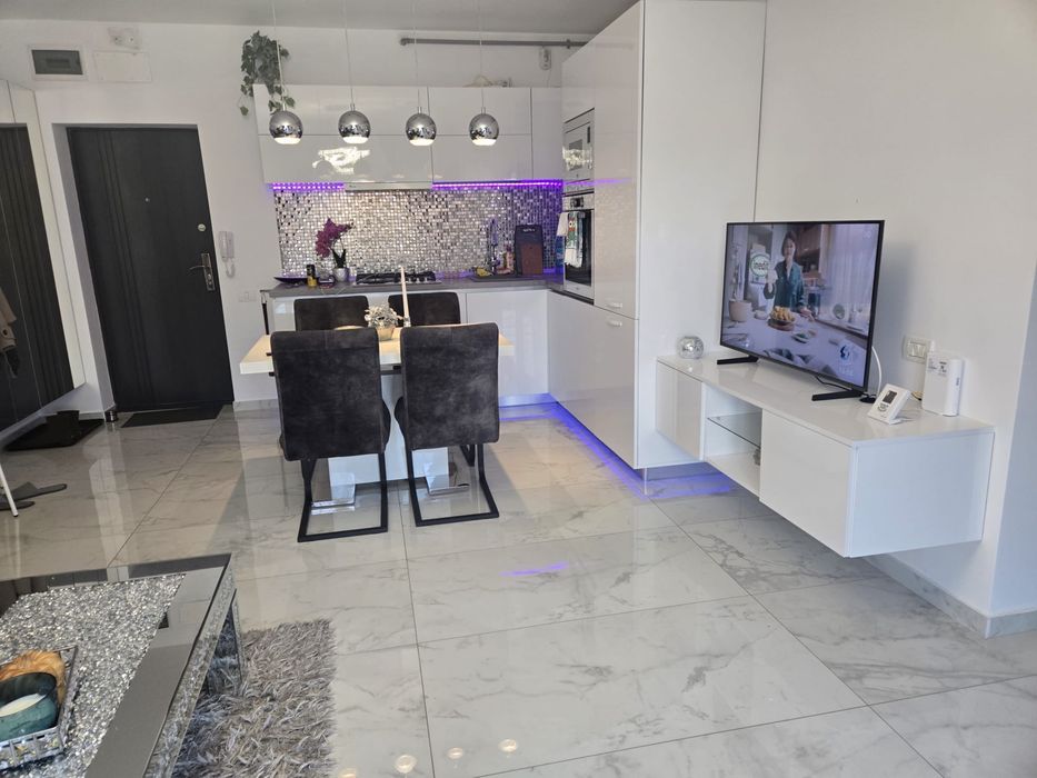 Inchiriez apartament cu 2 camere