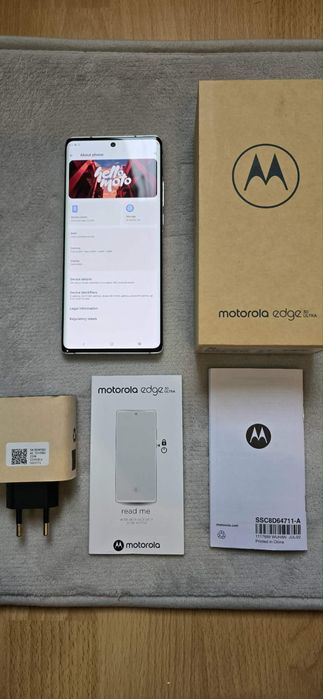 Възможен бартер/Motorola Edge 30 Ultra 256GB