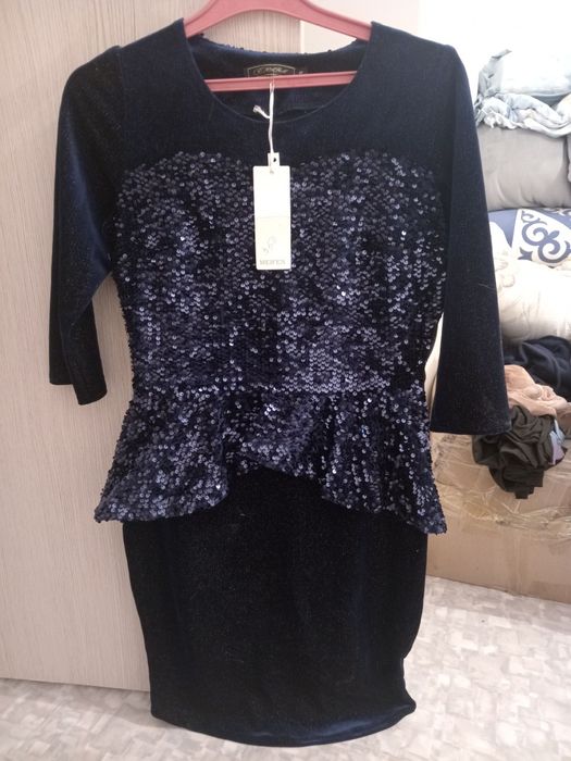 Продам платье новое