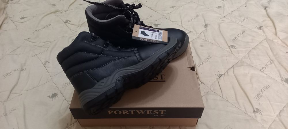 Новая и б/у обувь,спецодежда  р 43/44