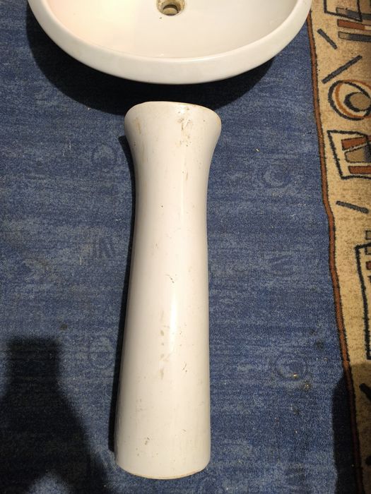 Продам раковину с пьедесталом