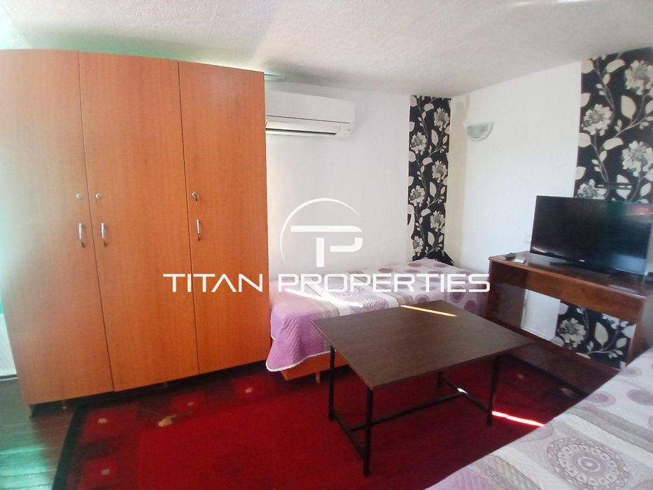 Дава се под наем Тристаен апартамент в Варна, Център - 70 кв.м за 396.78 € - Снимка #2