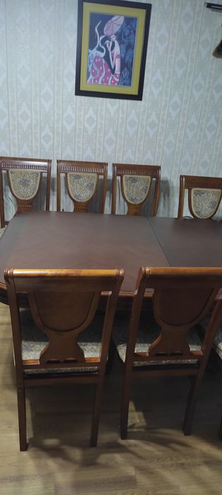 Продам Стол раздвижной со стульями