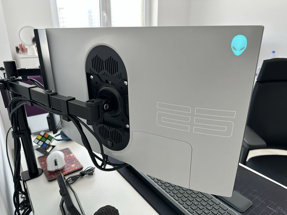 Monitor Gaming Dell Alienware AW2521HFLA 25” 240hz