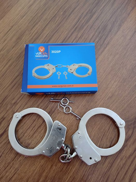 Белезници с мека връзка