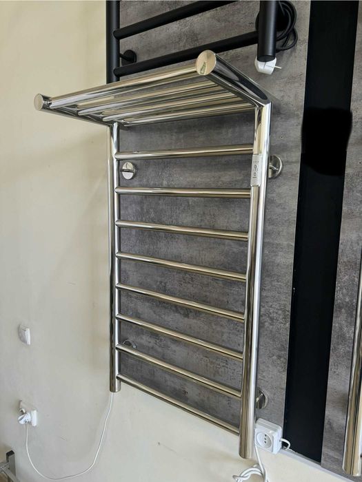 Полотенцесушитель сочень большой полочкой с гарантией от производителя