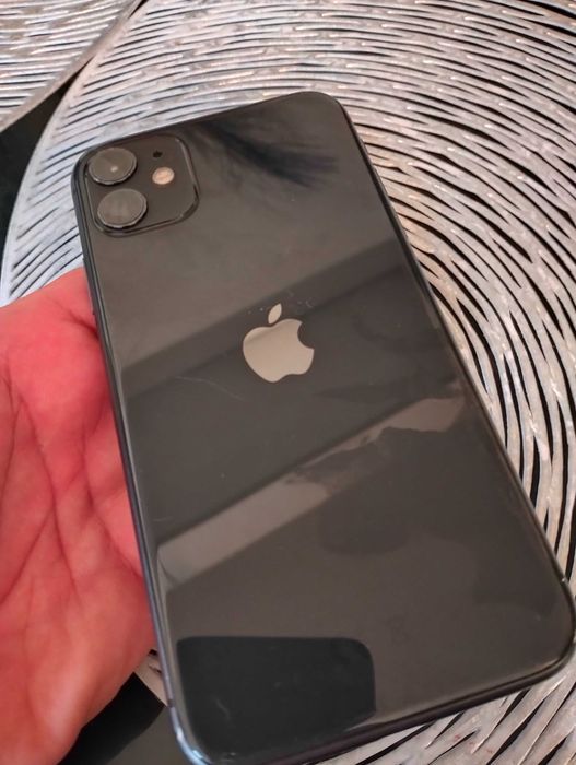 iPhone 11 defect display-ul spart !