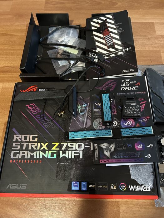 Asus Rog Strix Z790-F Gaming Wifi + i5 - 14600KF