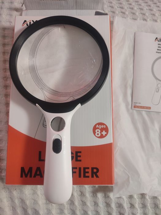AIXPI голяма ръчна лупа с LED осветление и UV светлина