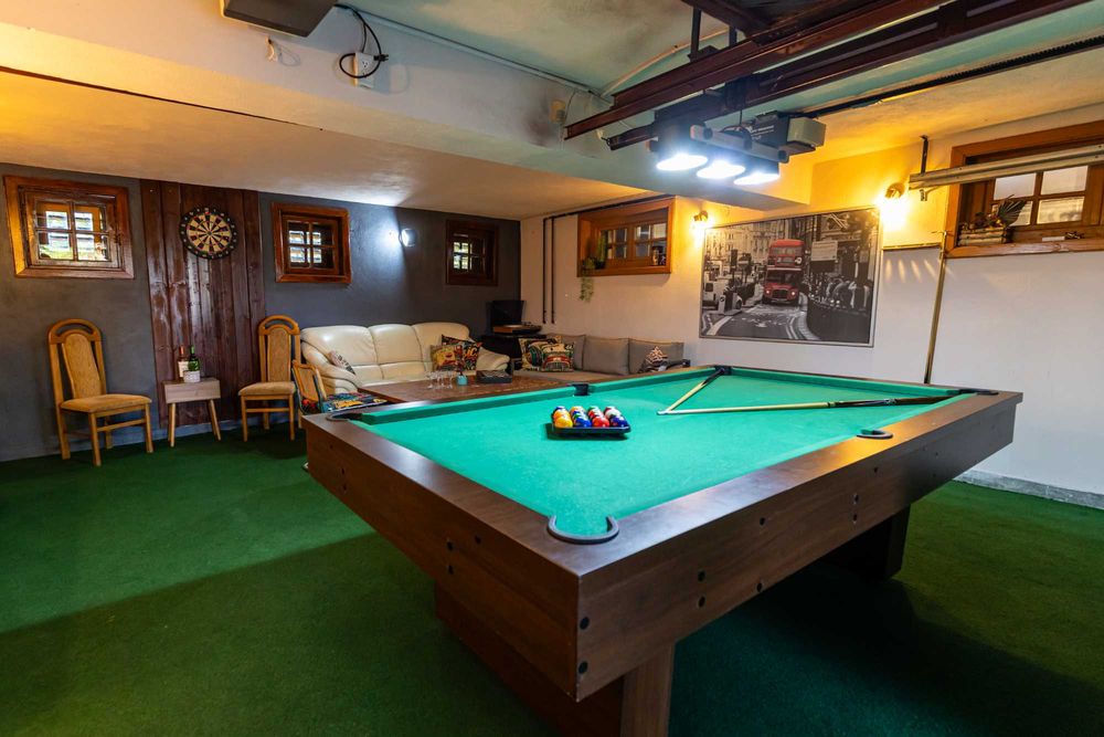 Majorat la Breaza - Casa de vacanta cu piscina, masa de biliard si ping pong - 19 persoane