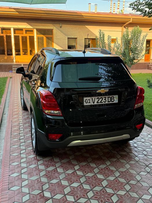 Tracker 1 Premier Qora