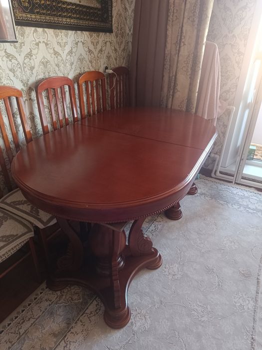 Продаю стол и стулья