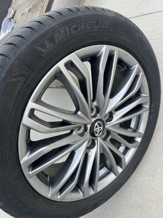 Джанти с гуми от Тойота Chr Hybrid 1.8 2022г