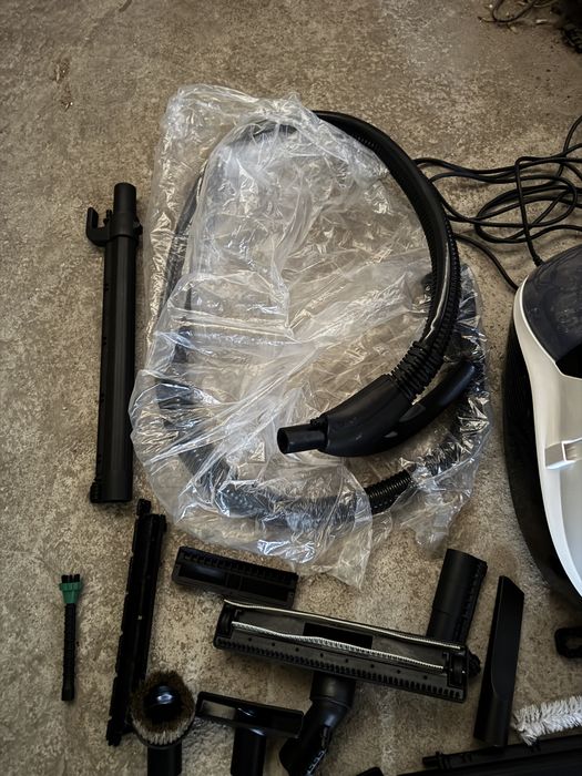 Aspirator cu abur Karcher SV 7 NOU !