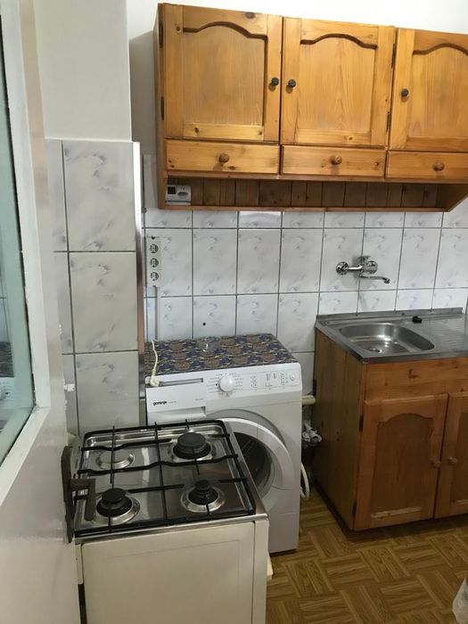 Garsoniera de inchiriat Tirnāveni