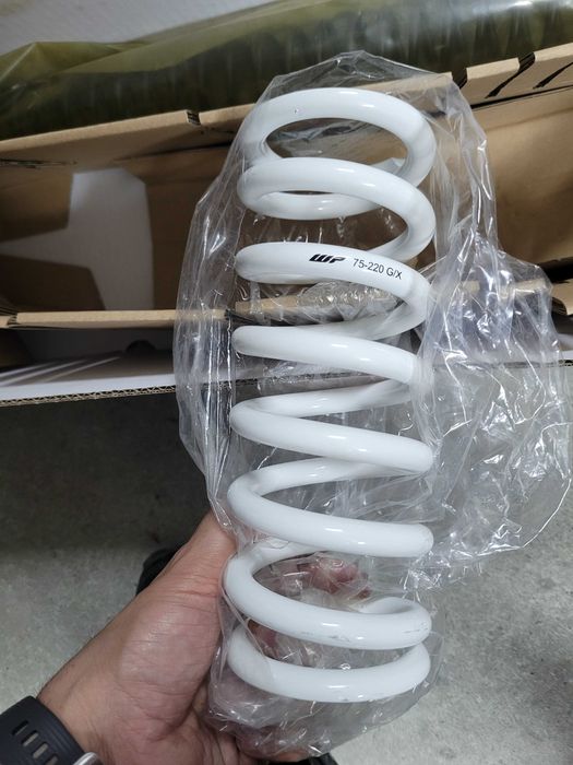 Комплект пружини окачване UP на KTM 690 SMC R