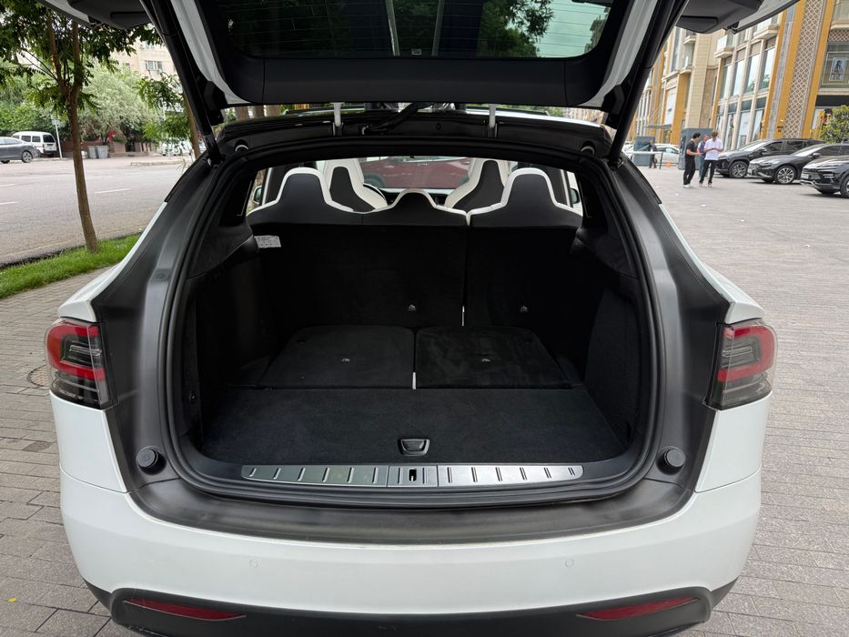 Tesla Model X 100D