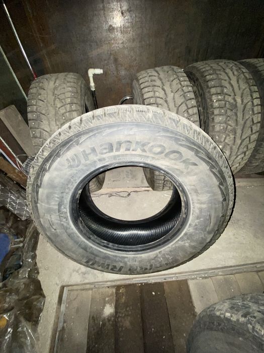 Шины Hankook в идеальном состояний новая