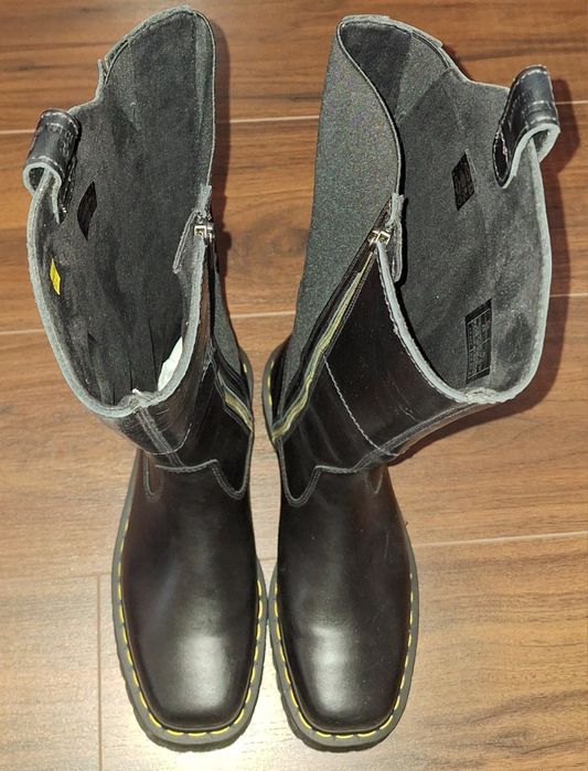 Cizme Dr. Martens noi