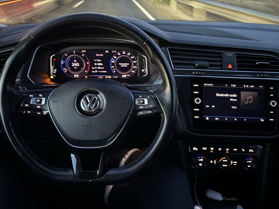VW Tiguan AllSpace 4x4 ( Full Options )