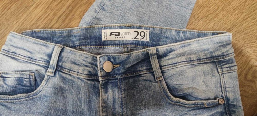 Страхотни, запазени модели дънки Fishbone Sister