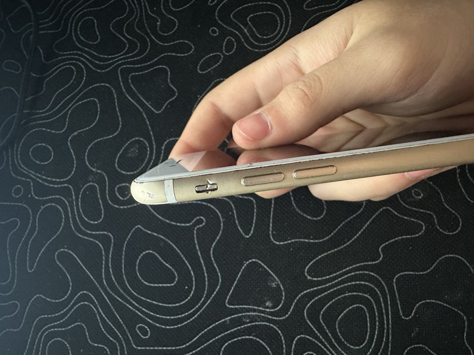 Продам iphone 7+