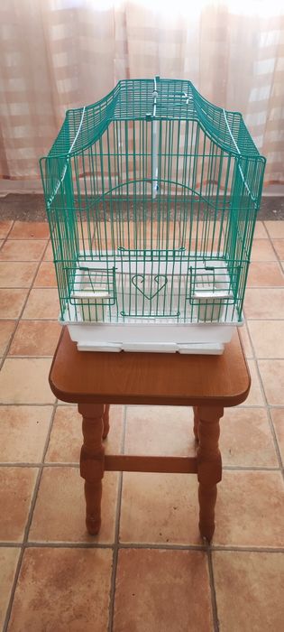 Vând cuști papagal