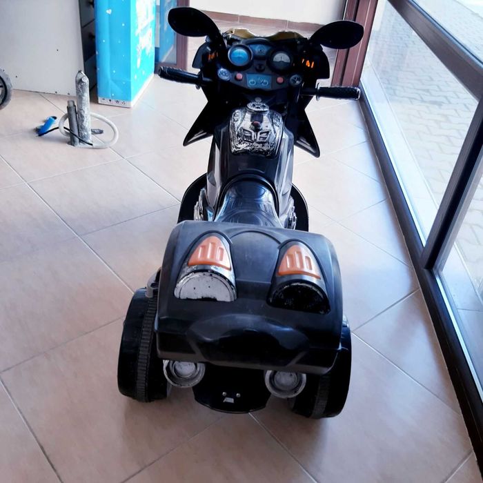 Акумулаторен мотор