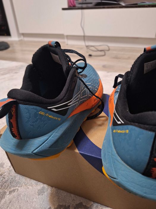 Asics Trabuco 13 - trail маратонски за планинско бягане 41.5-42 размер