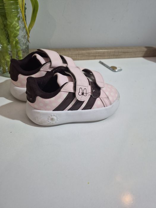 Маратонки адидас 24 номер