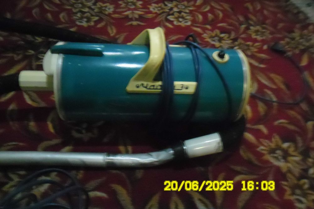 Продам срочно пылесосы рабочие .
