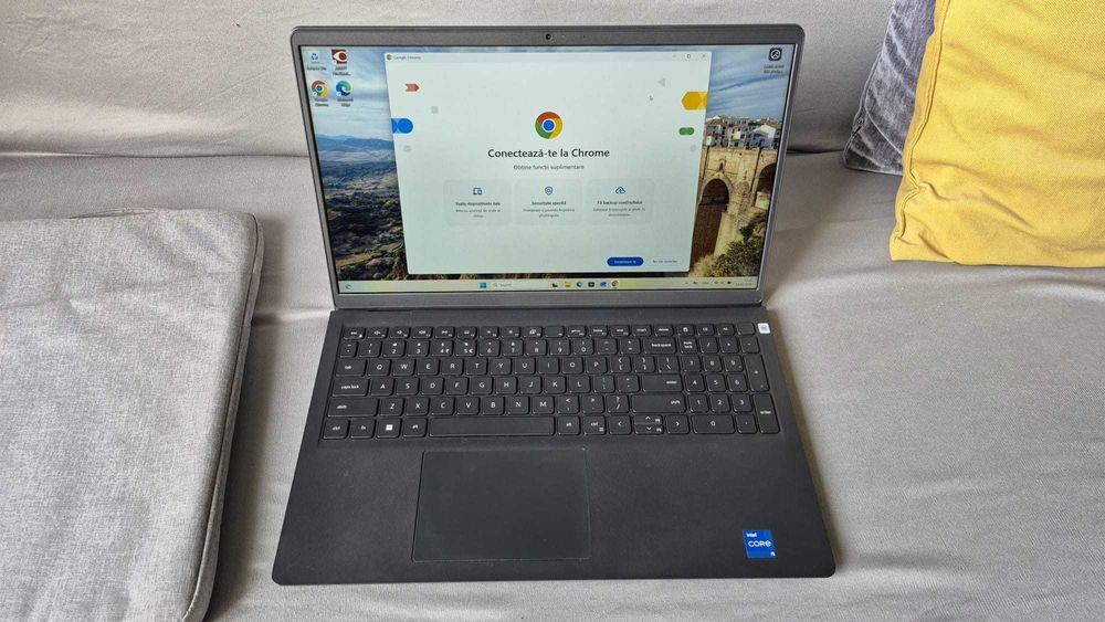 Laptop Dell model Vostro3520,i5-1135G7, 2.4GHz