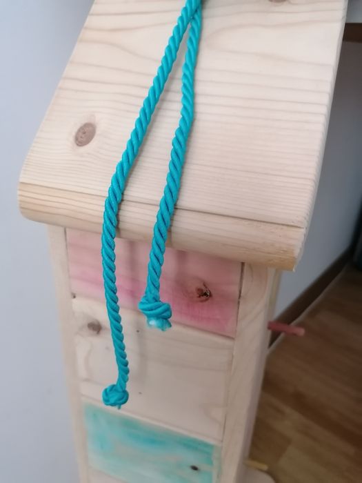 Casute de pasari din lemn masiv compartimentate, simple etc