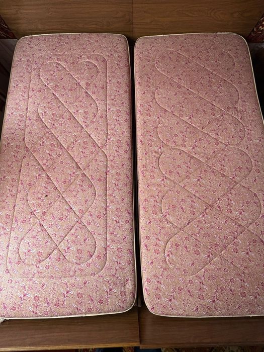 Продам кровати 2 шт с матрасами