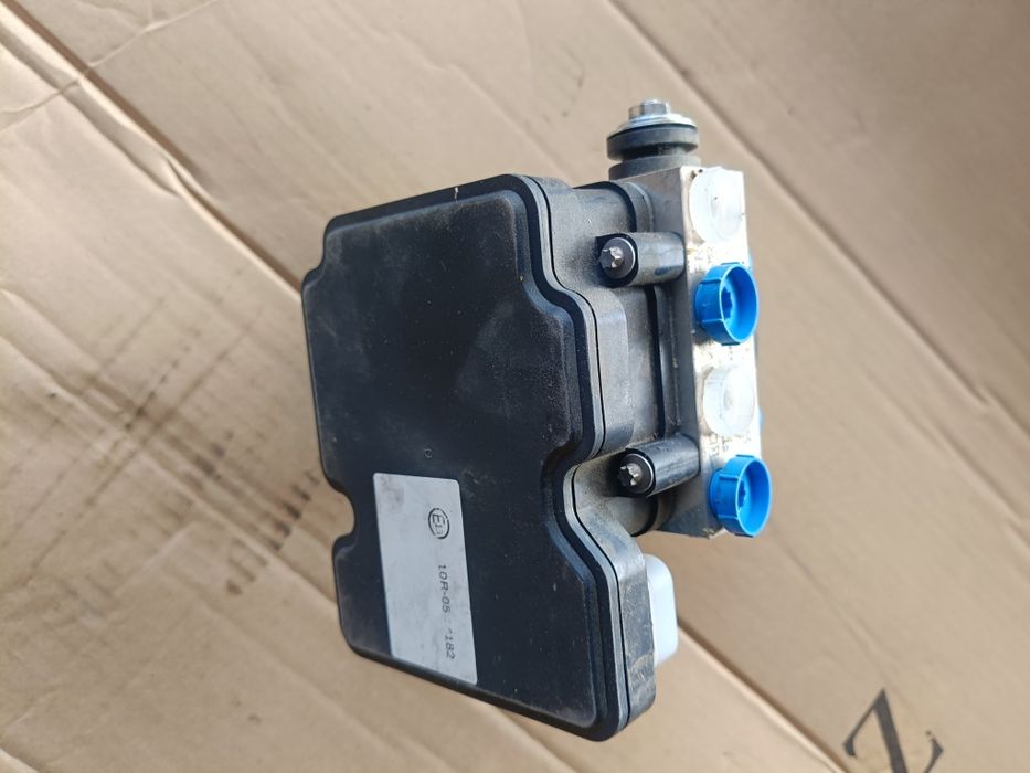 Pompa/supapă/distribuitor ABS IVECO  5802380021