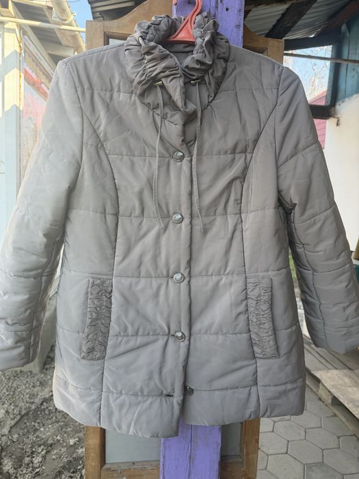 Куртка женская 48 размер