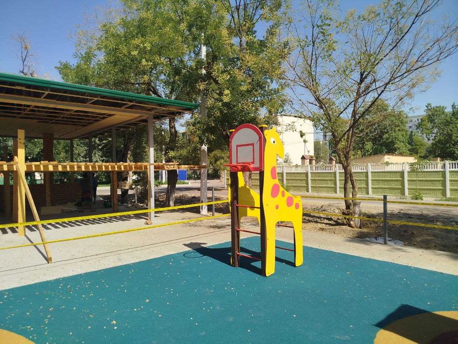 Производим уличные детские площадки и воркаут-зоны под ключ.