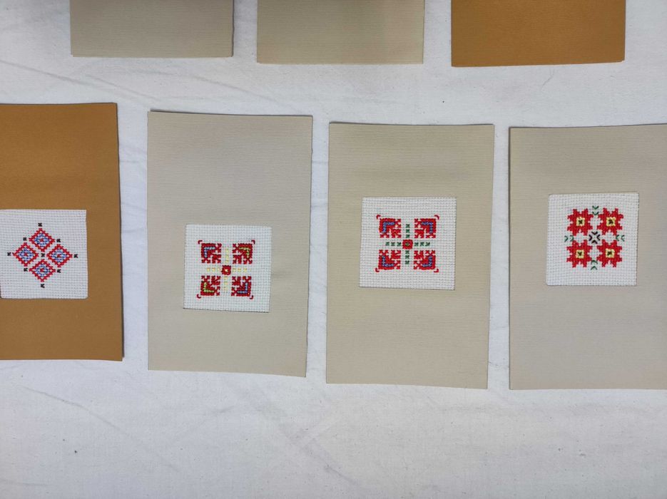 Ръчно Бродирани Картички