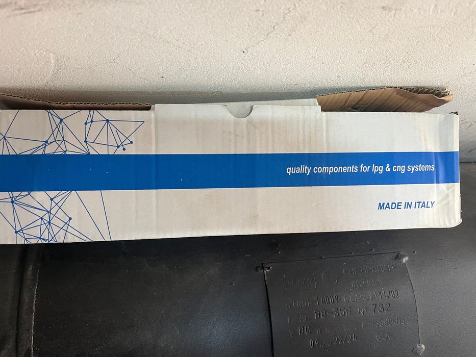 Продам газ балон мултиклапном гбо